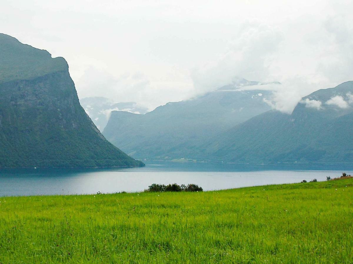 Three-Bedroom Holiday Home In Isfjorden Torvik 外观 照片