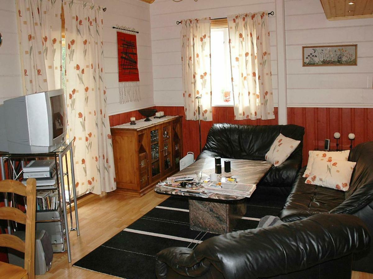 Three-Bedroom Holiday Home In Isfjorden Torvik 外观 照片